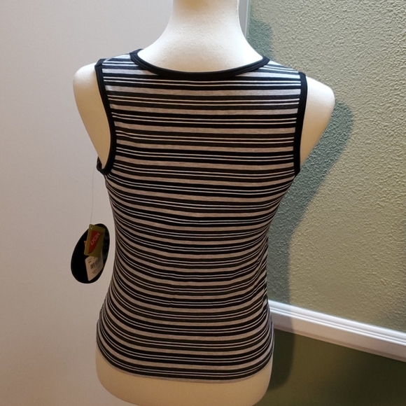 EVERLAST SLEEVELESS WORKOUT TEE - Picture 6 of 8